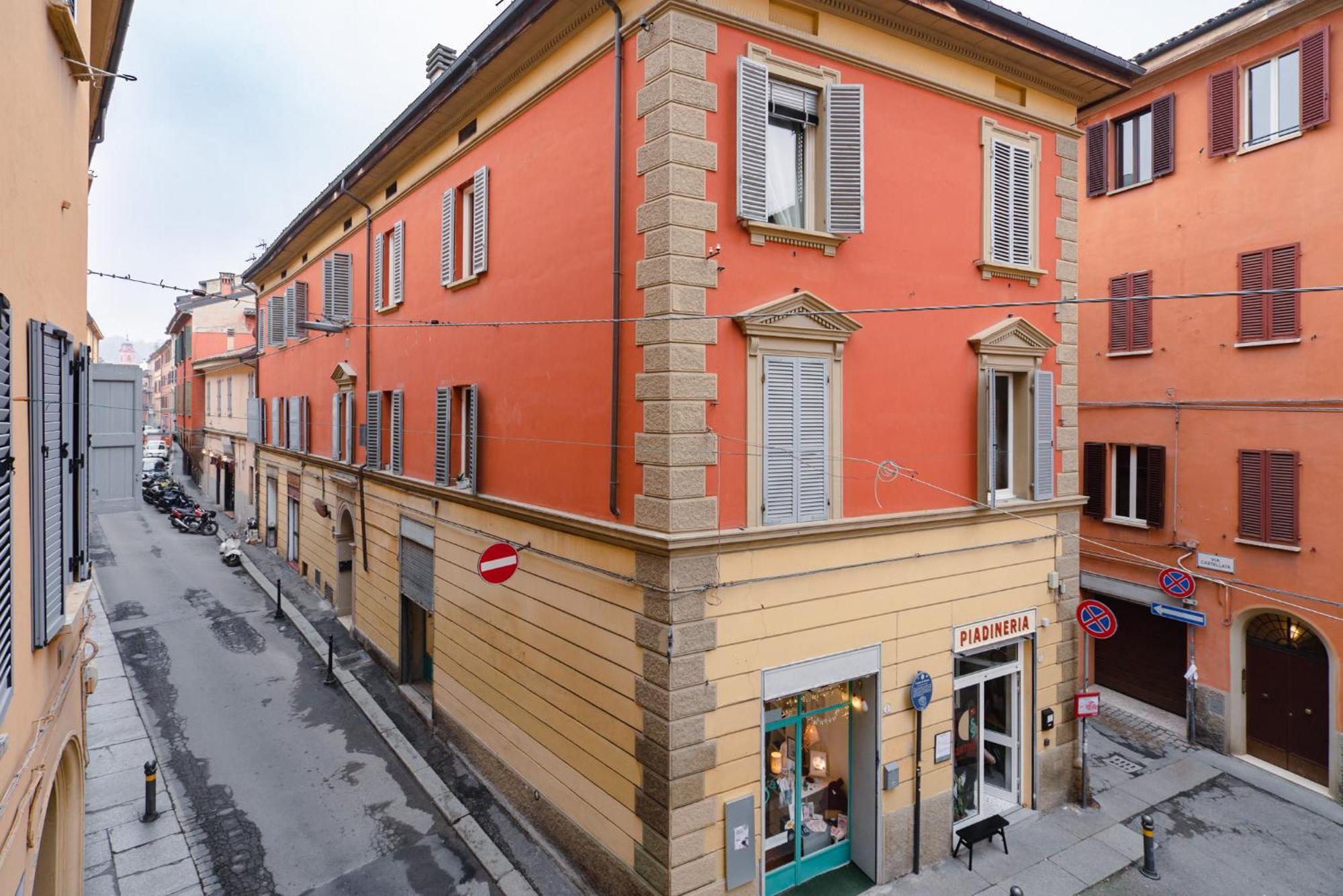 Апартаменты Palazzo Rialto Antique Болонья Экстерьер фото